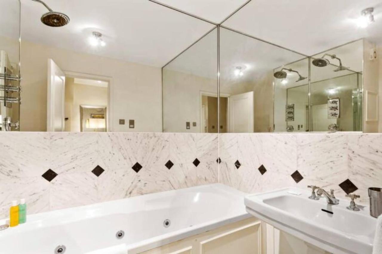 Bright 2 Bedroom Near The Natural History Museum ロンドン エクステリア 写真