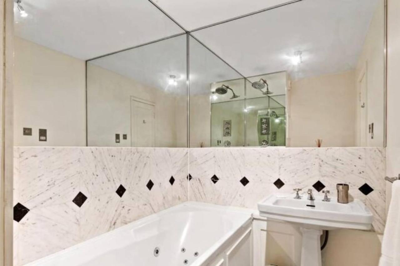 Bright 2 Bedroom Near The Natural History Museum ロンドン エクステリア 写真